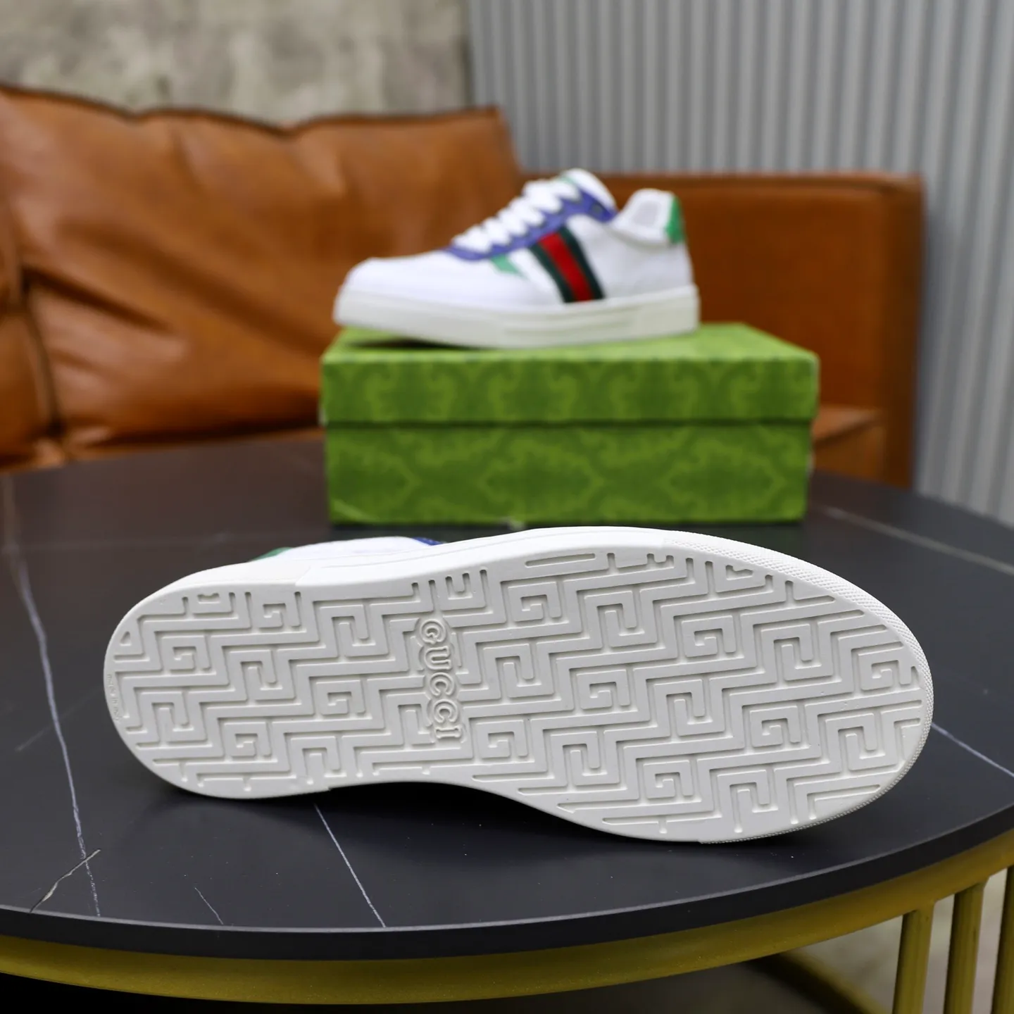 Ex-factory price: 420💰🙅‍♂️🙅‍♂️🙅‍♂️ Brand: GUCCI Standard code: 38-44 (45 customized) Grade: Same as the official website Material: Original leather splicing Comfortable and breathable sheepskin lining Original wear-resistant outsole Style category: Men's fashionable casual shoes Running sneakers Distinguished luxury brand elements Top luxury Color: actual picture color
